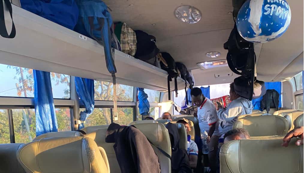 Abafana ba Rayon sports bafashwe na Police ya Tanzania bahezwa ku muhanda.