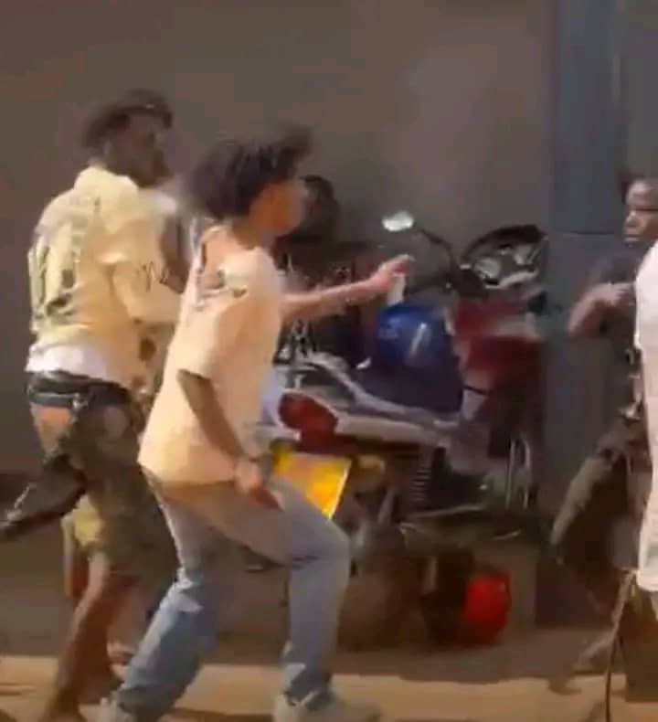 Police y’u Rwanda yafunze abanyamahanga batatu bakubise bikomeye abamotari batatu bakanabakomeretsa